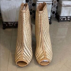 Schutz Women's Tan Elodie Boot size 9.5B